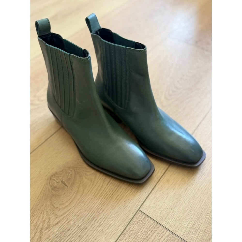 NWT Seychelles Hold Me Down Green Leather Square Toe Ankle Chelsea Boots 6.5